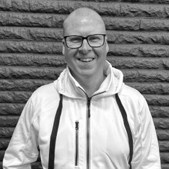 Massör Stefan Umensten erbjuder tejpning, koppning och massage i Malmö på Diamond Gym Hyllie
